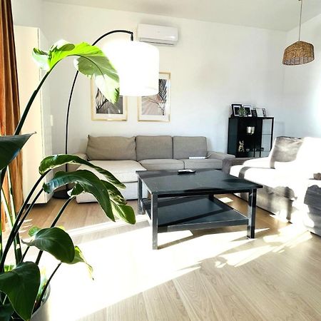 House Flow, 3 Room, Free 2 Parking Bratislava Buitenkant foto