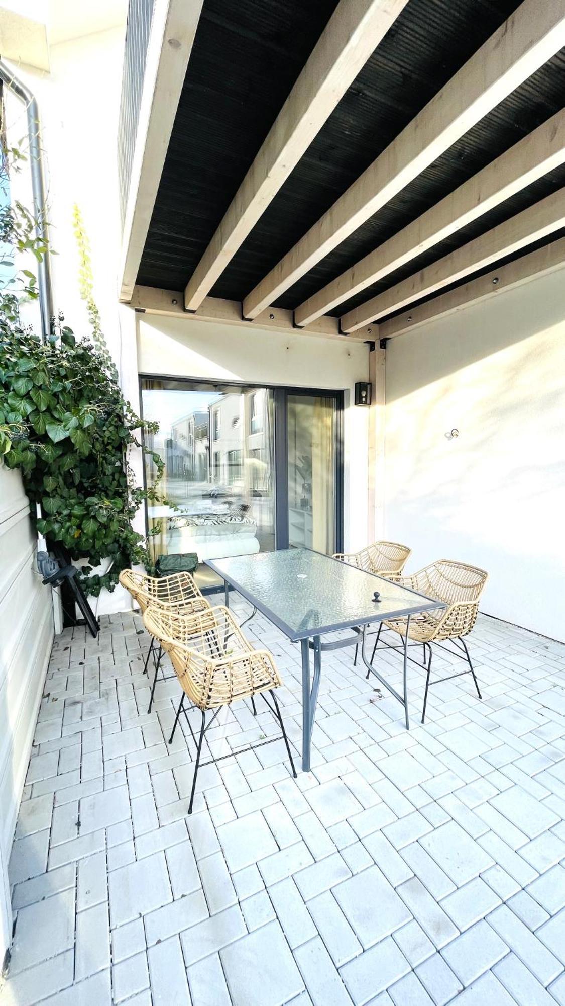 House Flow, 3 Room, Free 2 Parking Bratislava Buitenkant foto
