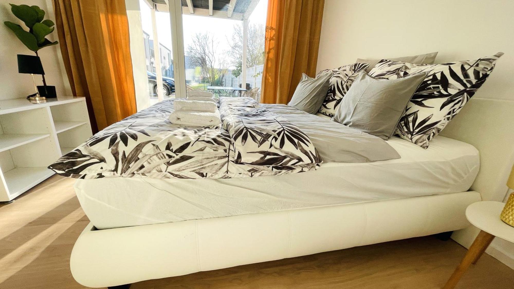 House Flow, 3 Room, Free 2 Parking Bratislava Buitenkant foto