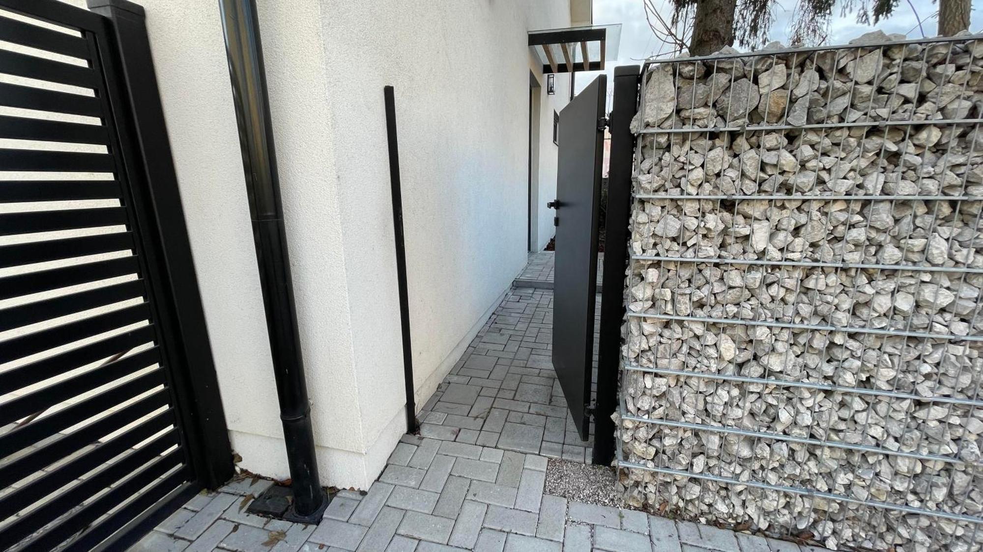 House Flow, 3 Room, Free 2 Parking Bratislava Buitenkant foto