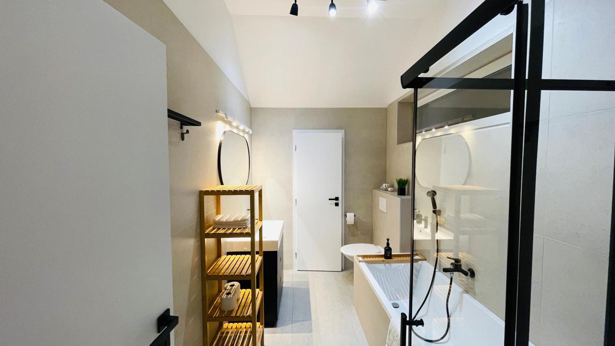 House Flow, 3 Room, Free 2 Parking Bratislava Buitenkant foto