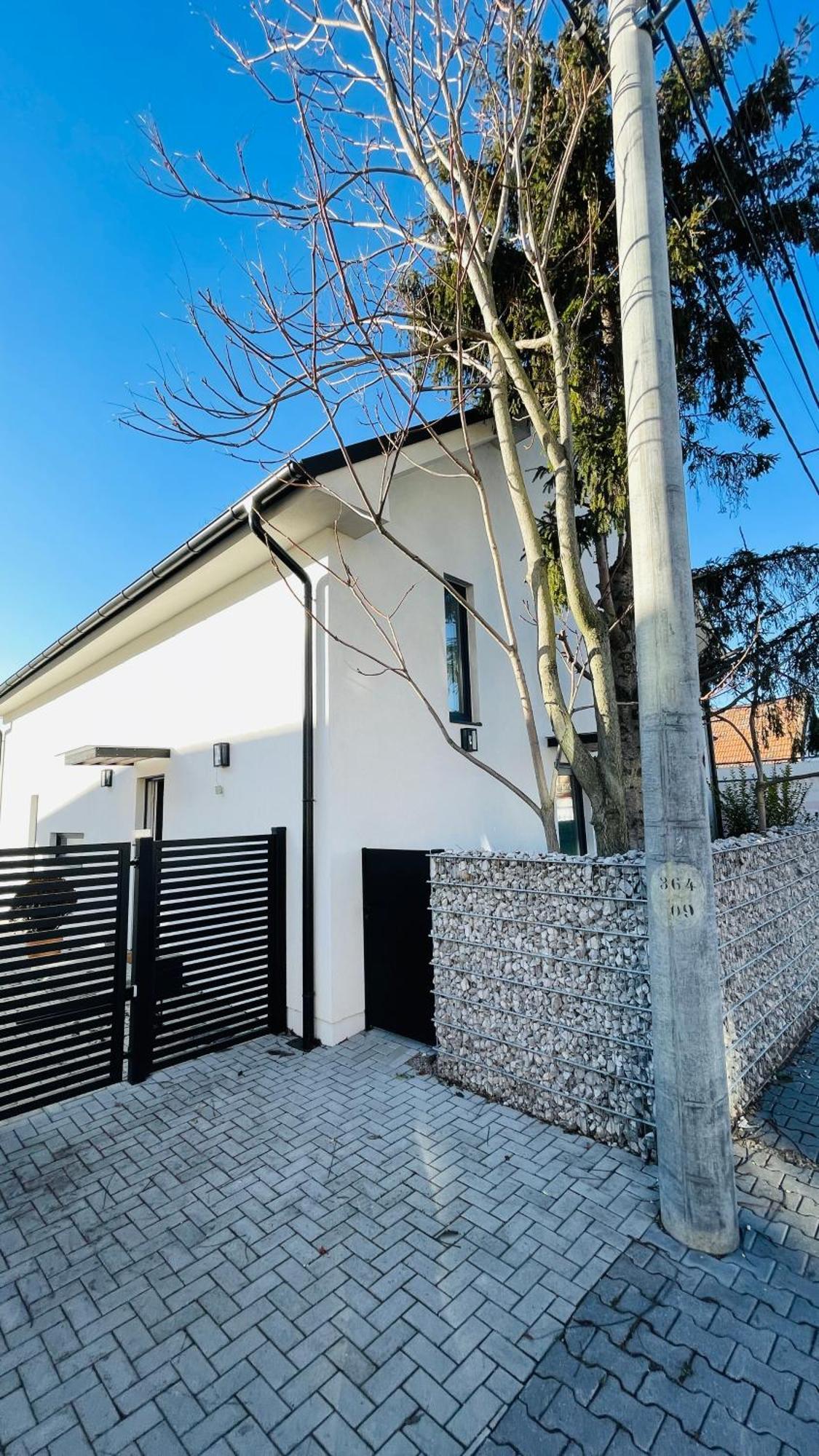 House Flow, 3 Room, Free 2 Parking Bratislava Buitenkant foto