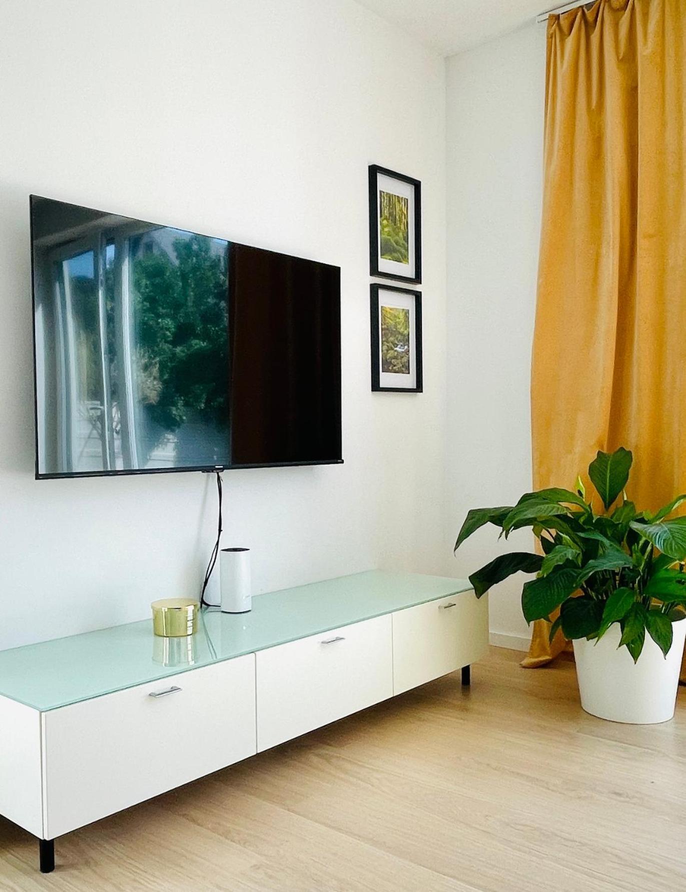 House Flow, 3 Room, Free 2 Parking Bratislava Buitenkant foto