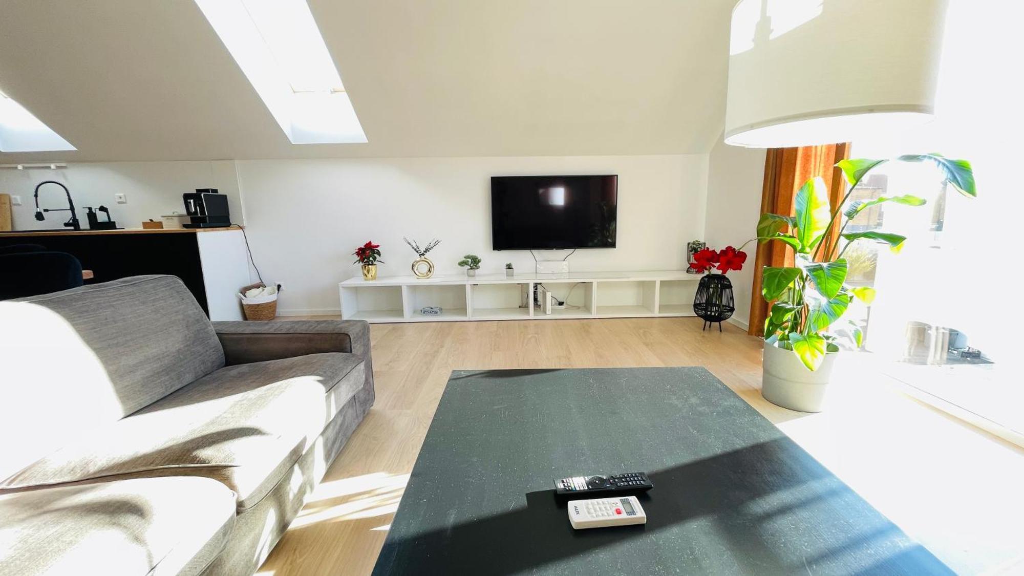 House Flow, 3 Room, Free 2 Parking Bratislava Buitenkant foto