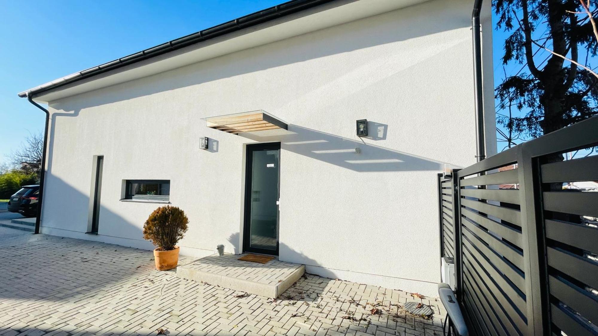 House Flow, 3 Room, Free 2 Parking Bratislava Buitenkant foto