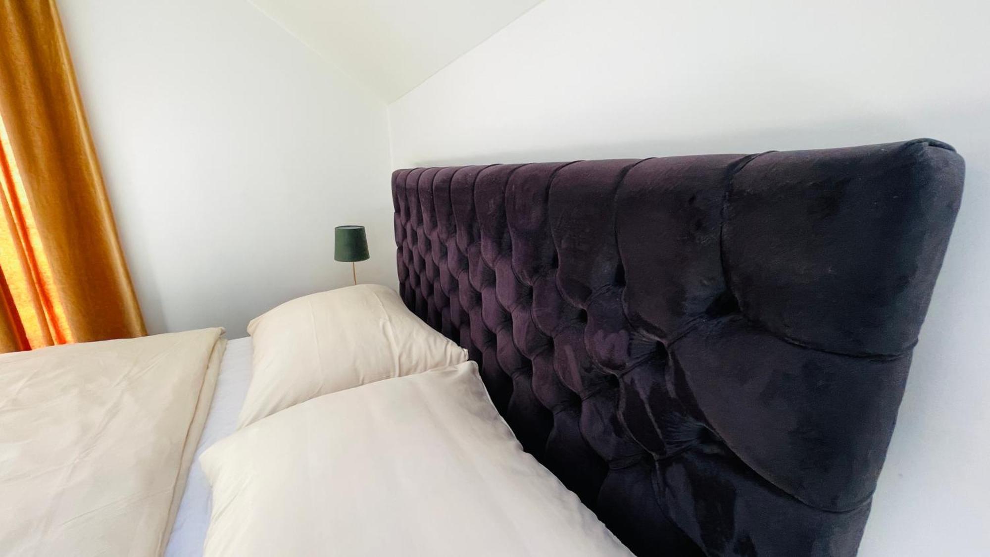 House Flow, 3 Room, Free 2 Parking Bratislava Buitenkant foto