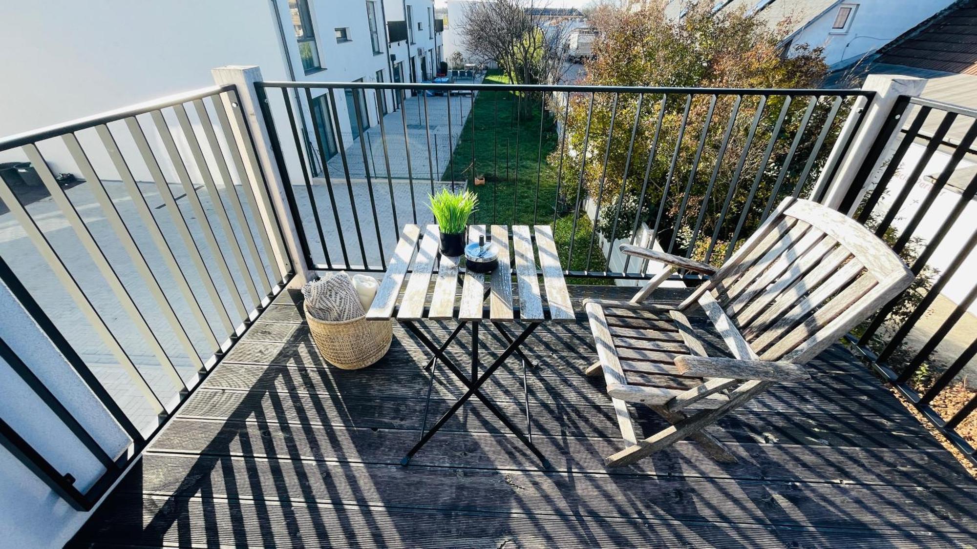 House Flow, 3 Room, Free 2 Parking Bratislava Buitenkant foto