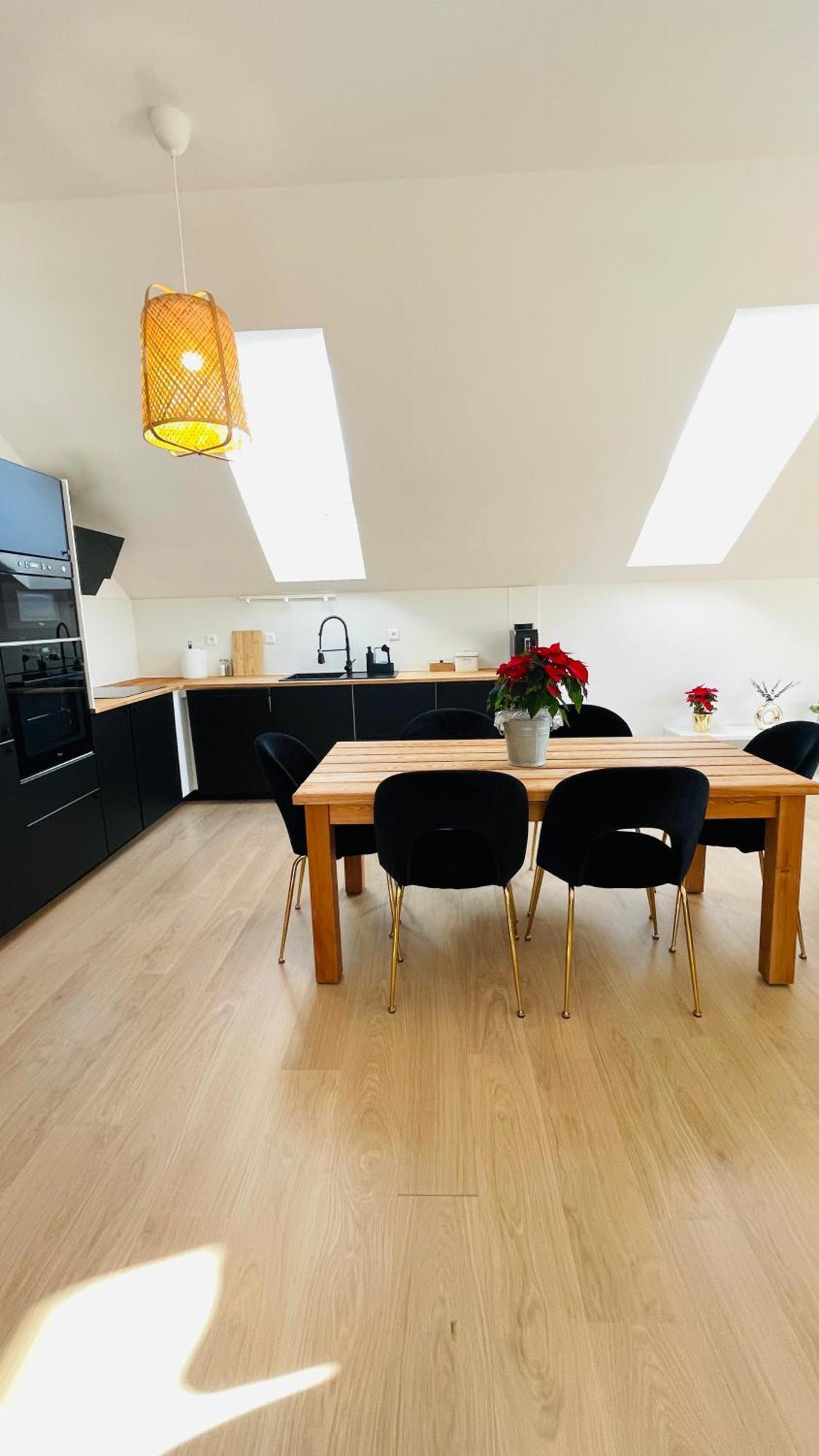 House Flow, 3 Room, Free 2 Parking Bratislava Buitenkant foto