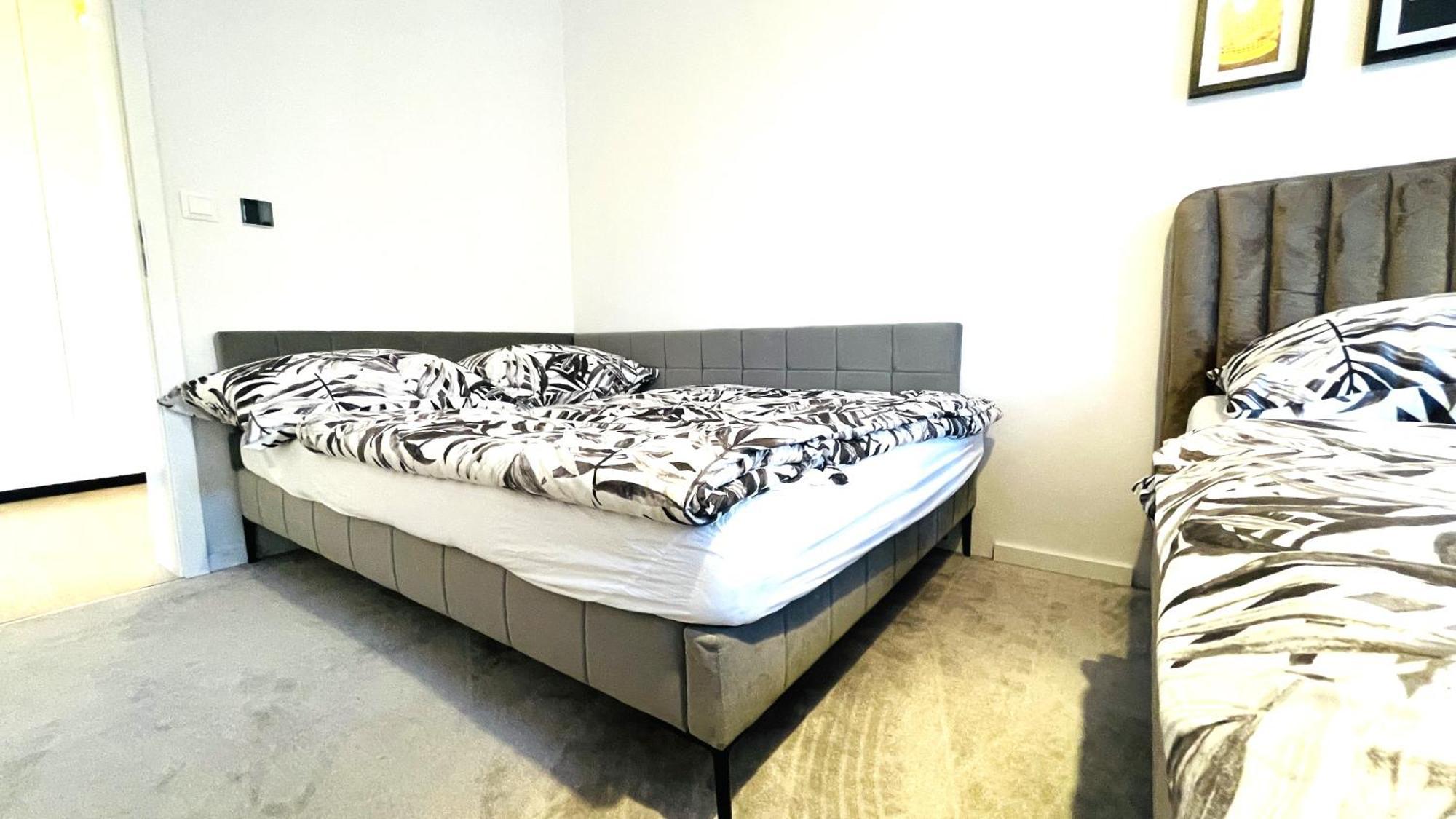 House Flow, 3 Room, Free 2 Parking Bratislava Buitenkant foto